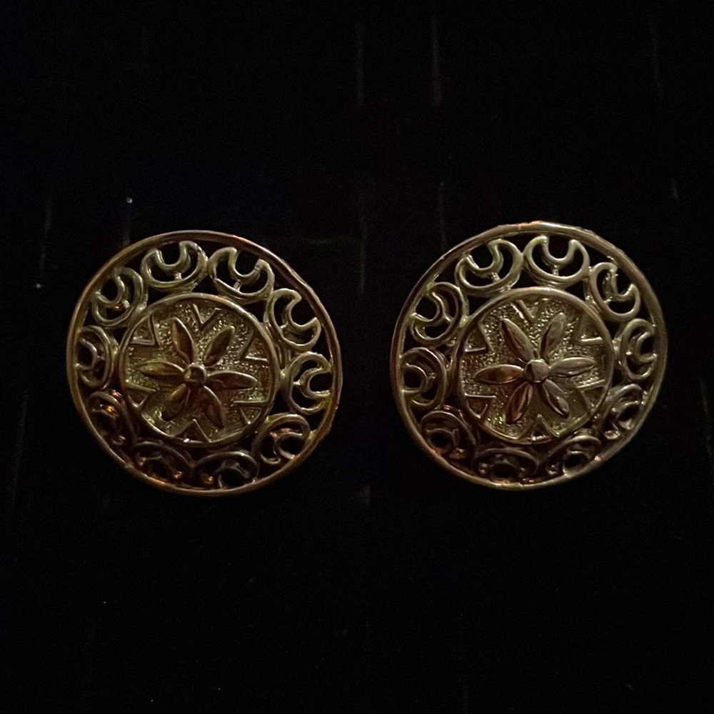 Vintage sand dollar clip on earrings, silver